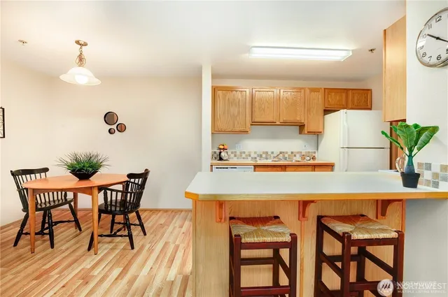 $259,999 | 11915 Roseberg Avenue South, Unit 204, Burien, WA 98168