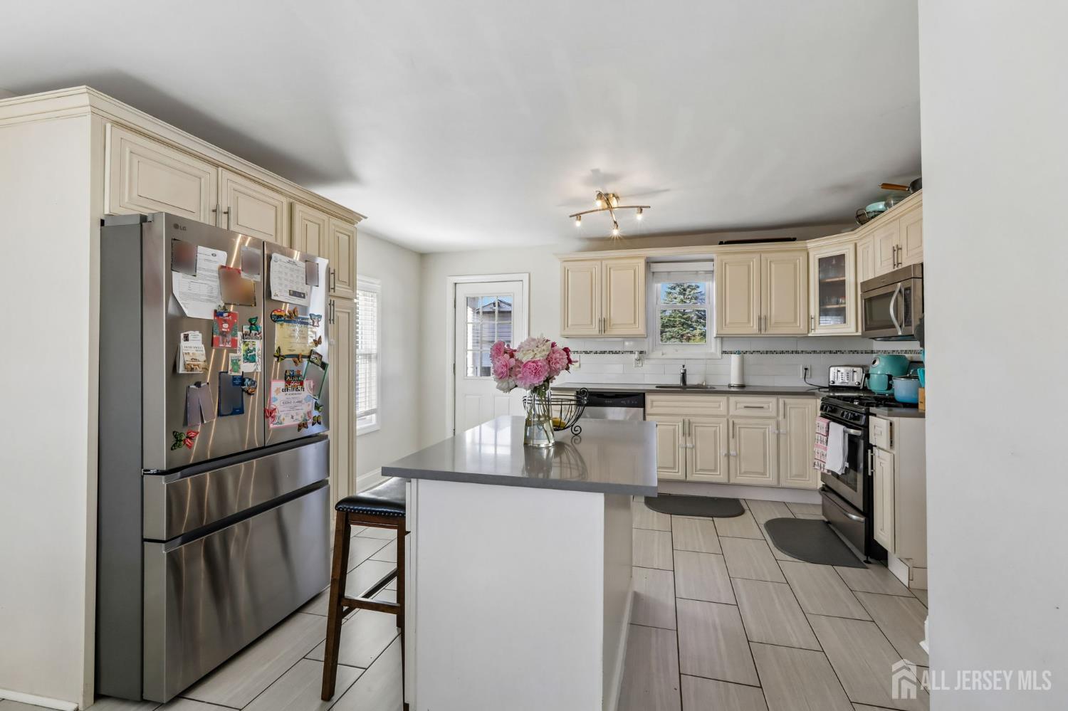 608 Decatur Avenue Middlesex, NJ 08846 - Photo 11 of 40