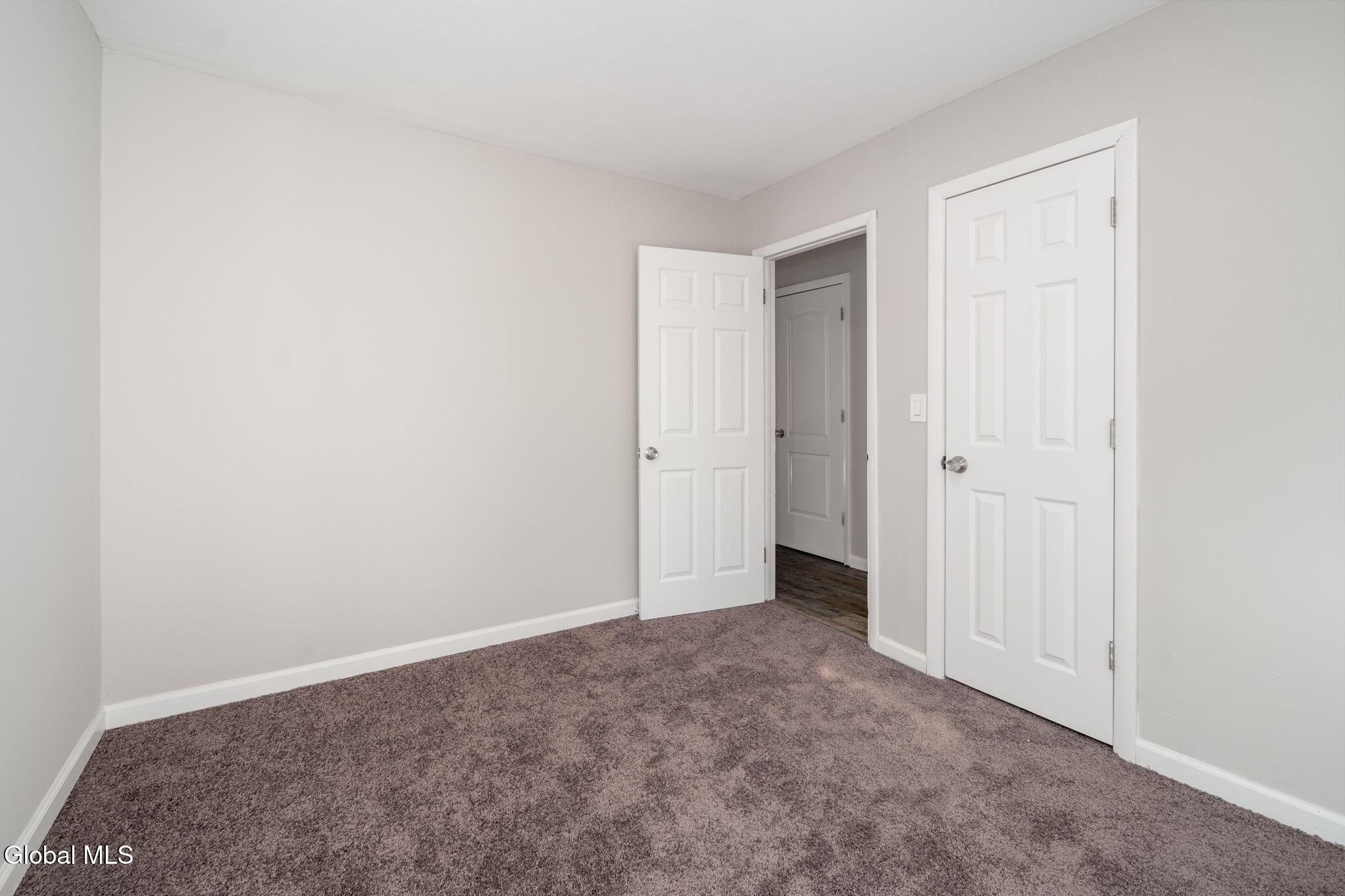 420 Chiswell Road Schenectady, NY 12304 - Photo 21 of 34 21-420ChiswellSt_21