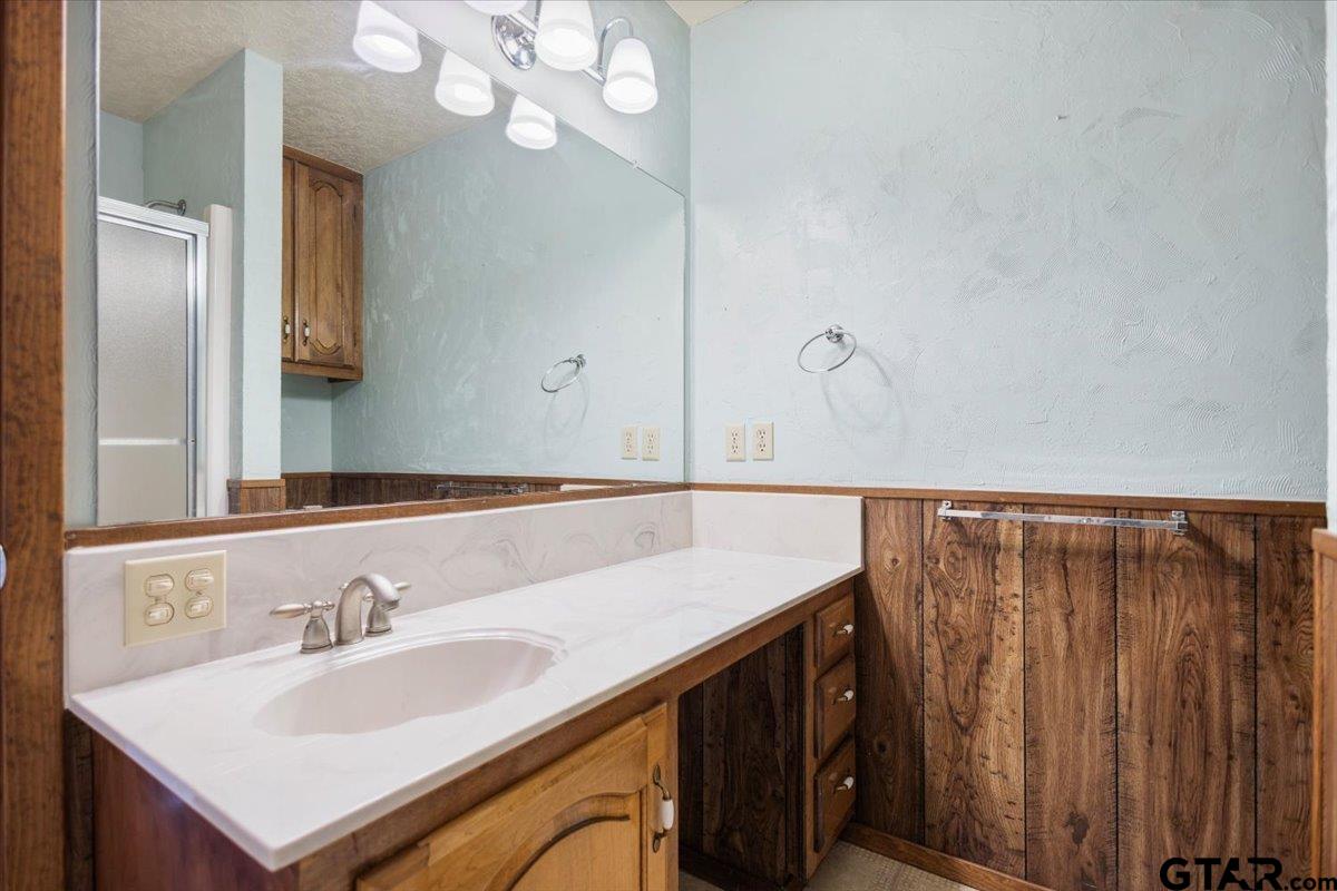 1915 Castlegate Street Henderson, TX 75654 - Photo 15 of 43