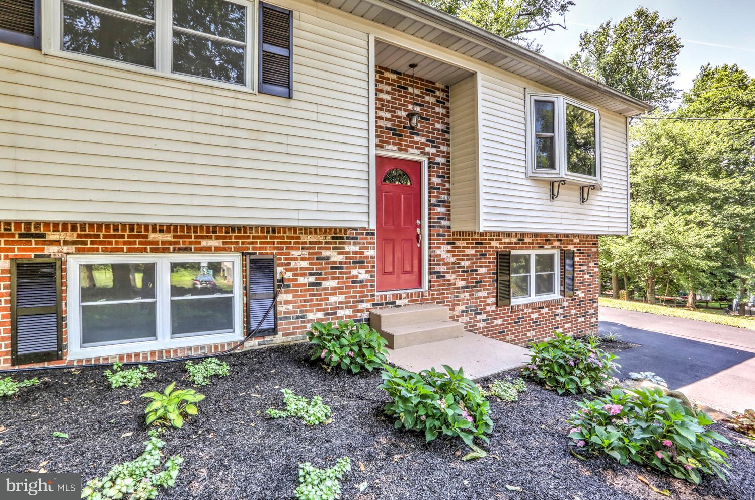 5240 Bossler Road Elizabethtown, PA 17022 - Photo 2 of 37 Gallery Image 2