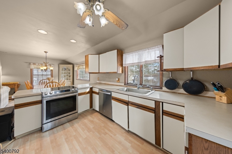 35 Seneca Trail Sparta, NJ 07871 - Photo 15 of 47