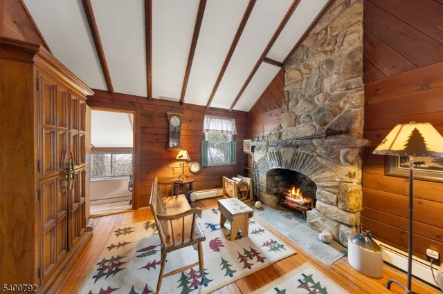 $425,000 | 35 Seneca Trail, Sparta, NJ 07871