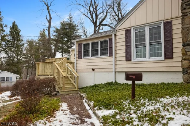 $425,000 | 35 Seneca Trail, Sparta, NJ 07871