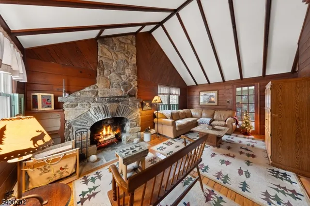 $425,000 | 35 Seneca Trail, Sparta, NJ 07871