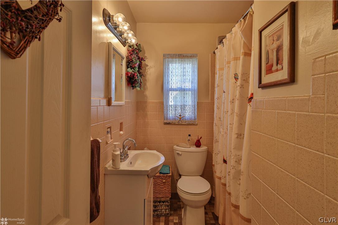 1450 Valley Road Bethlehem, PA 18018 - Photo 13 of 20 Gallery Image 13