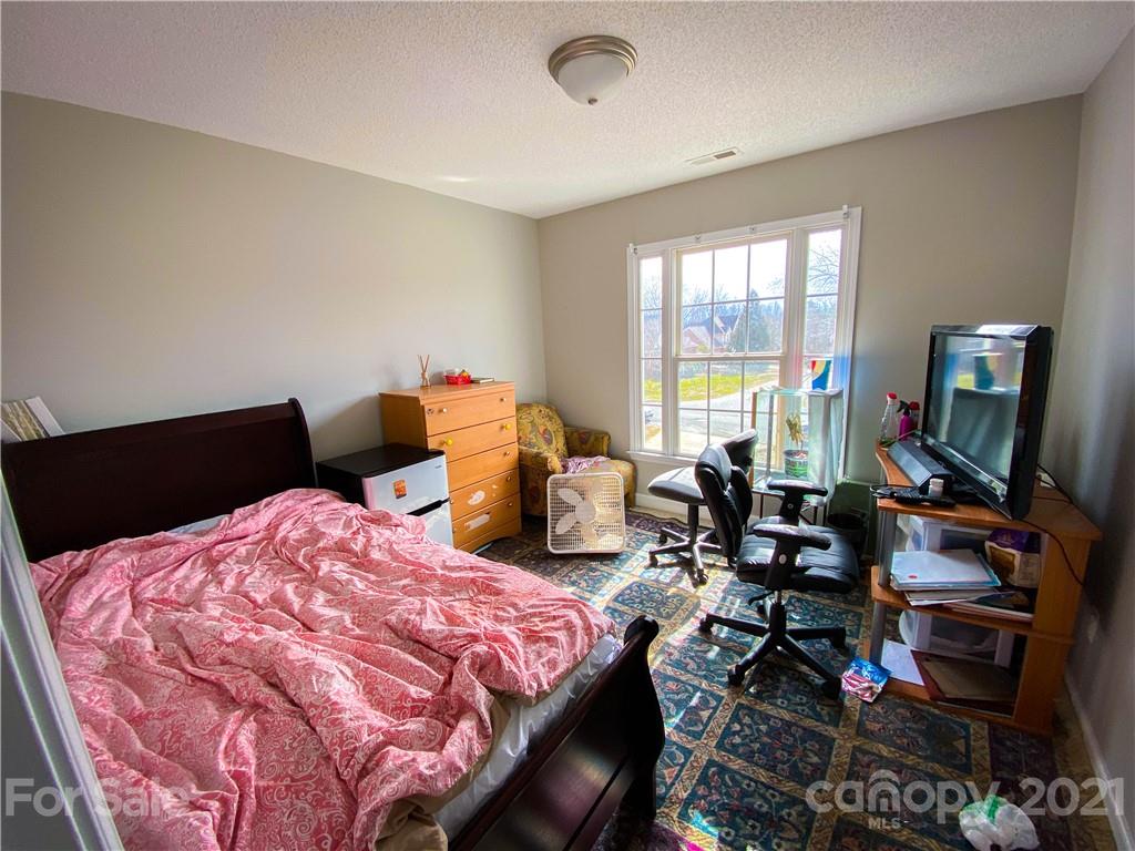 403 Beech Ridge Road Thomasville, NC 27360 - Photo 13 of 17 Gallery Image 13