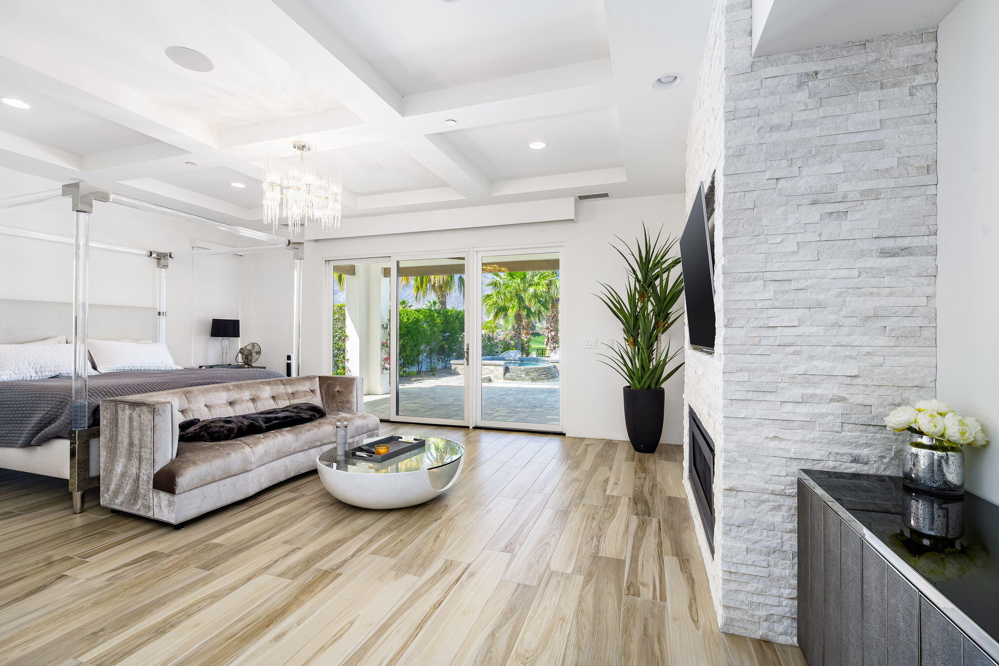 59805 Seville La Quinta, CA 92253 - Photo 24 of 61 a living room with furniture and a potted plant