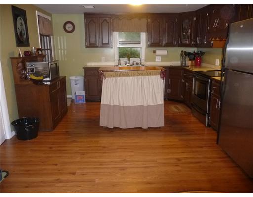 21 Ridge Road East Greenwich, RI 02818 - Photo 3 of 10 Kitchen.