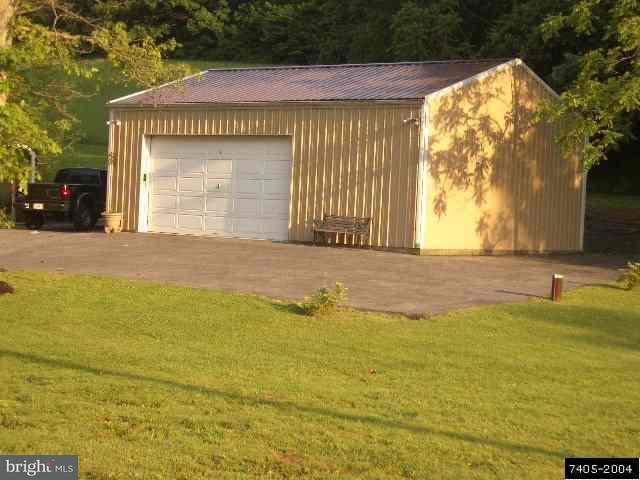 17389 Brose Road New Freedom, PA 17349 - Photo 8 of 9 Gallery Image 8