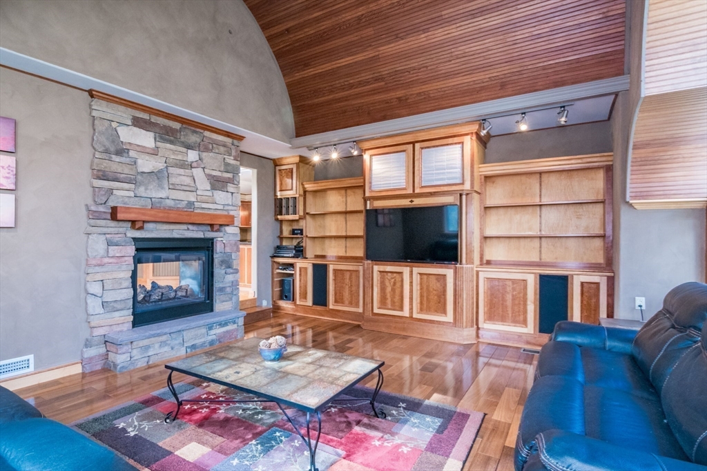 29 Rattle Hill Road Southampton, MA 01073 - Photo 15 of 42