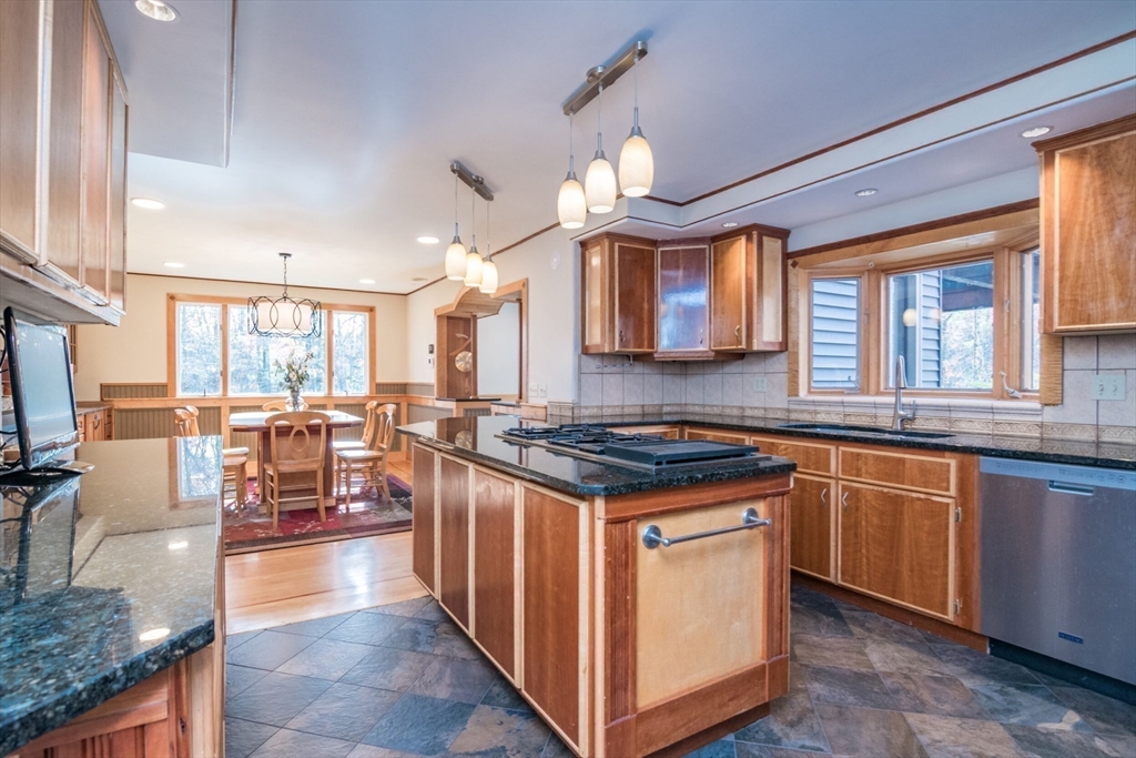 29 Rattle Hill Road Southampton, MA 01073 - Photo 7 of 42