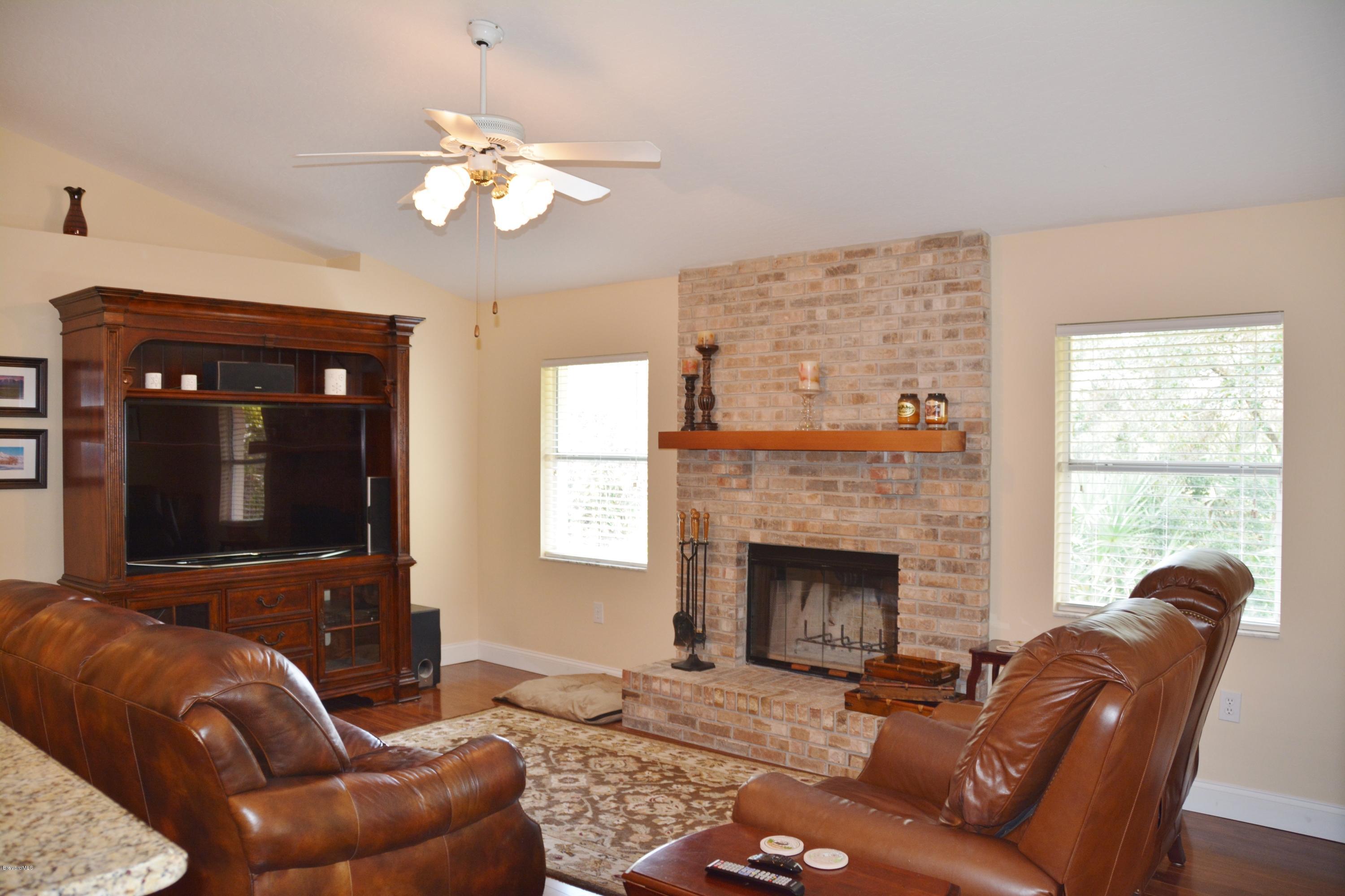 4453 Long Lake Road Melbourne, FL 32934 - Photo 22 of 42 FAMILY ROOM - ANOTHER VIEW
