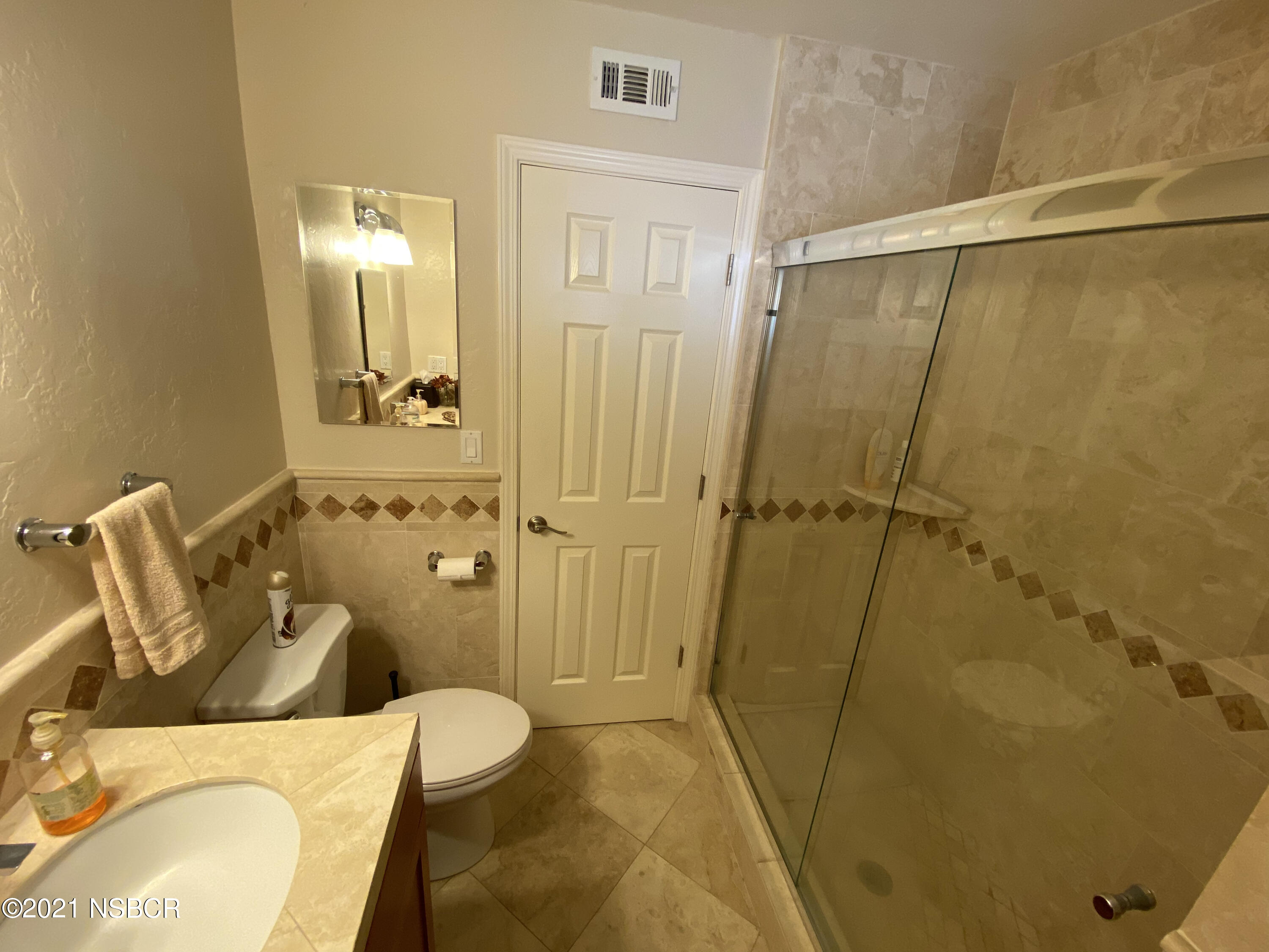4071 Club House Road Lompoc, CA 93436 - Photo 19 of 59 Hall Bath