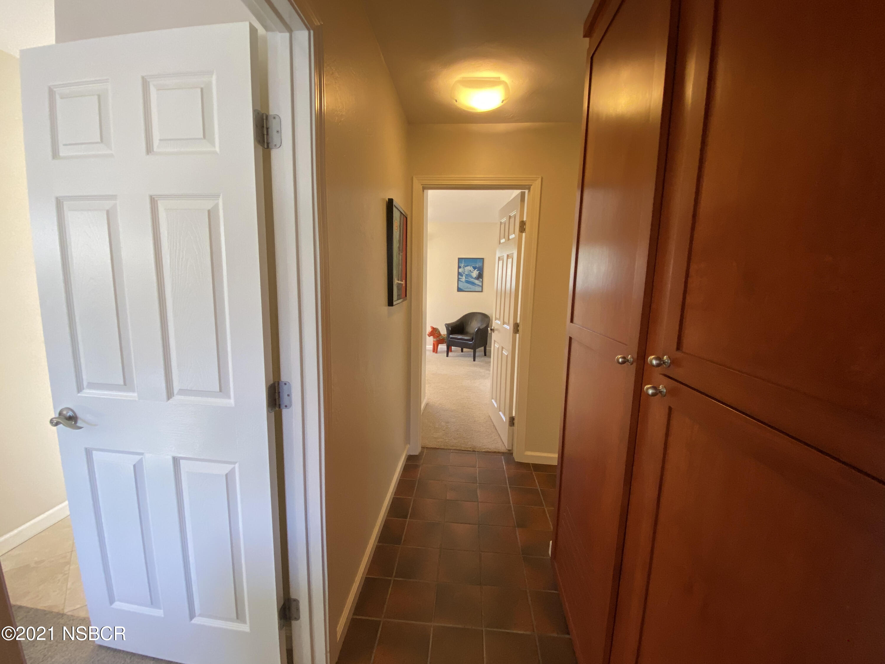4071 Club House Road Lompoc, CA 93436 - Photo 26 of 59 Hallway Corner to Entry