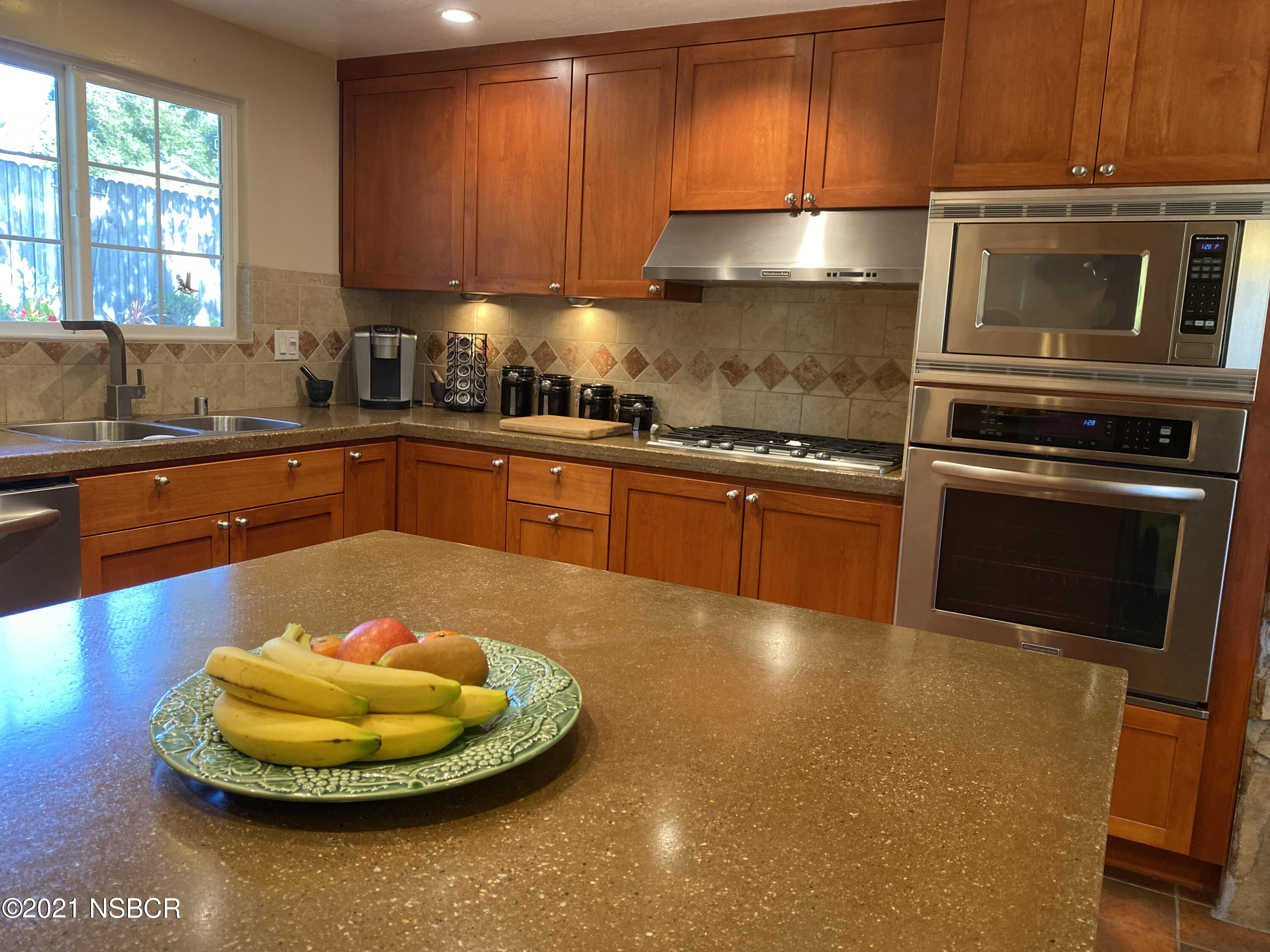 4071 Club House Road Lompoc, CA 93436 - Photo 39 of 59 Kitchen Counter