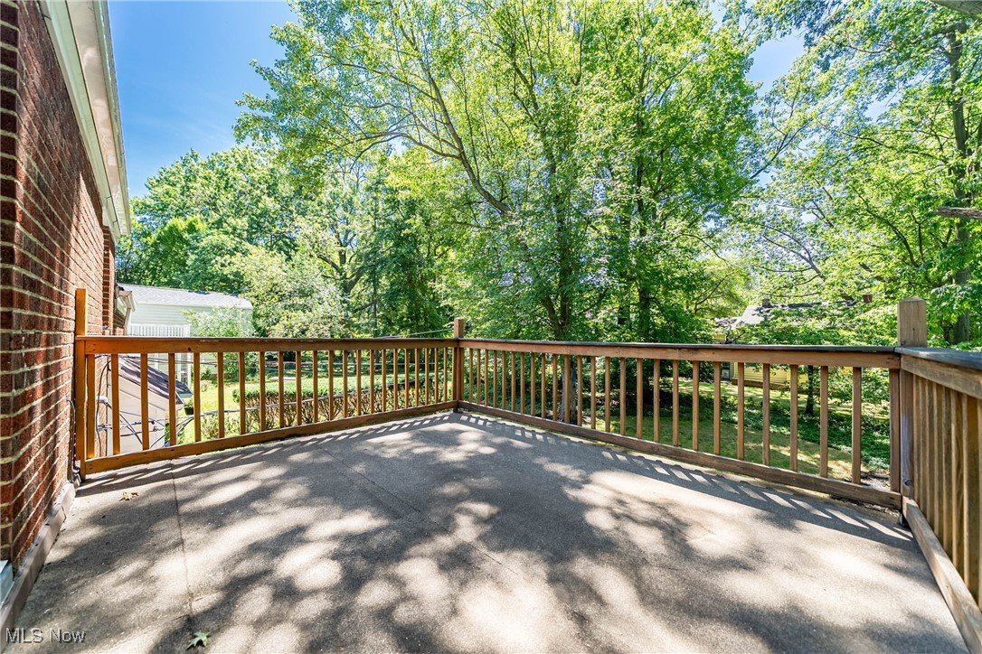 3684 Fenley Road Cleveland Heights, OH 44121 - Photo 31 of 38 View of deck