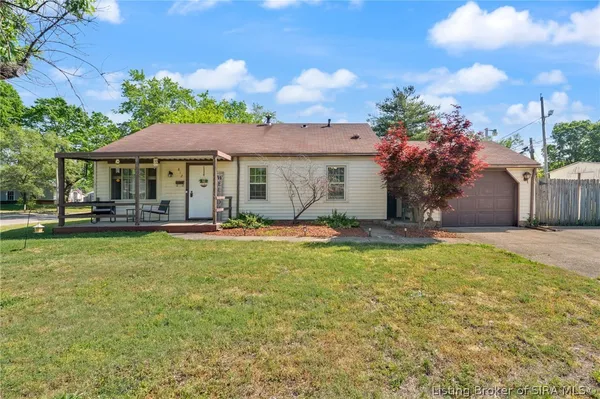 $214,900 | 812 Springdale Drive, Jeffersonville, IN 47130