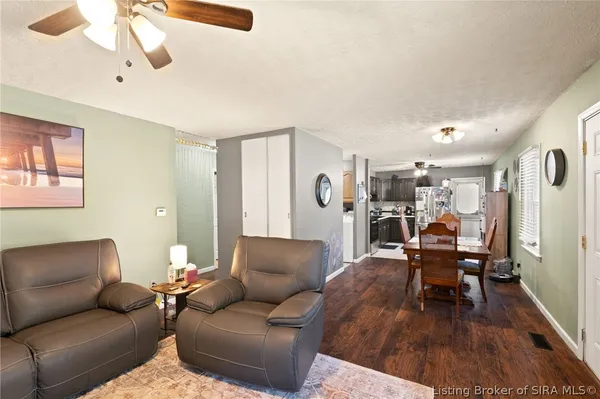 $214,900 | 812 Springdale Drive, Jeffersonville, IN 47130