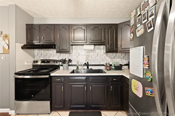 $214,900 | 812 Springdale Drive, Jeffersonville, IN 47130