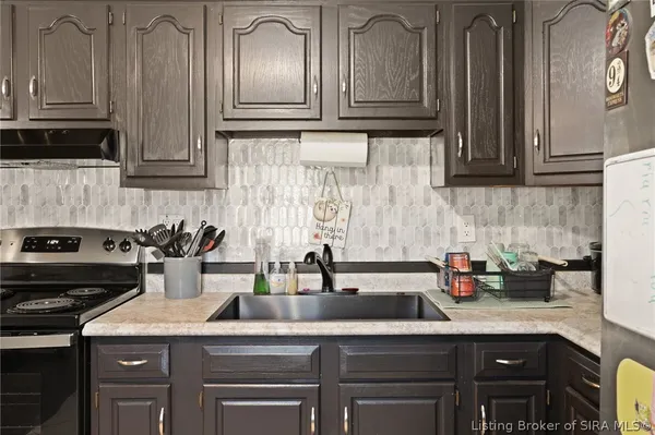 $214,900 | 812 Springdale Drive, Jeffersonville, IN 47130