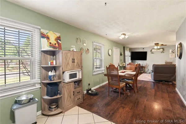 $214,900 | 812 Springdale Drive, Jeffersonville, IN 47130