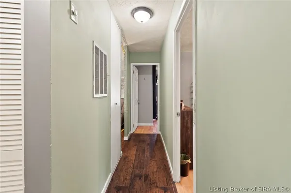 $214,900 | 812 Springdale Drive, Jeffersonville, IN 47130