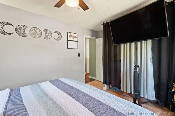 $214,900 | 812 Springdale Drive, Jeffersonville, IN 47130