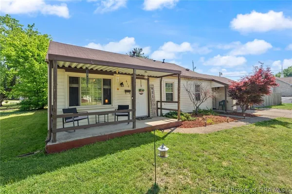 $214,900 | 812 Springdale Drive, Jeffersonville, IN 47130
