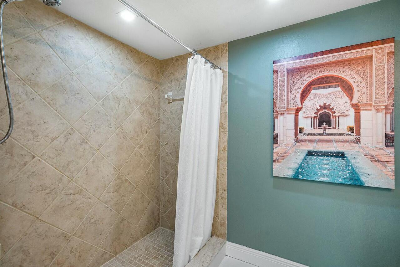 600 South Dixie Highway, Unit 331 West Palm Beach, FL 33401 - Photo 26 of 39 a view of living room