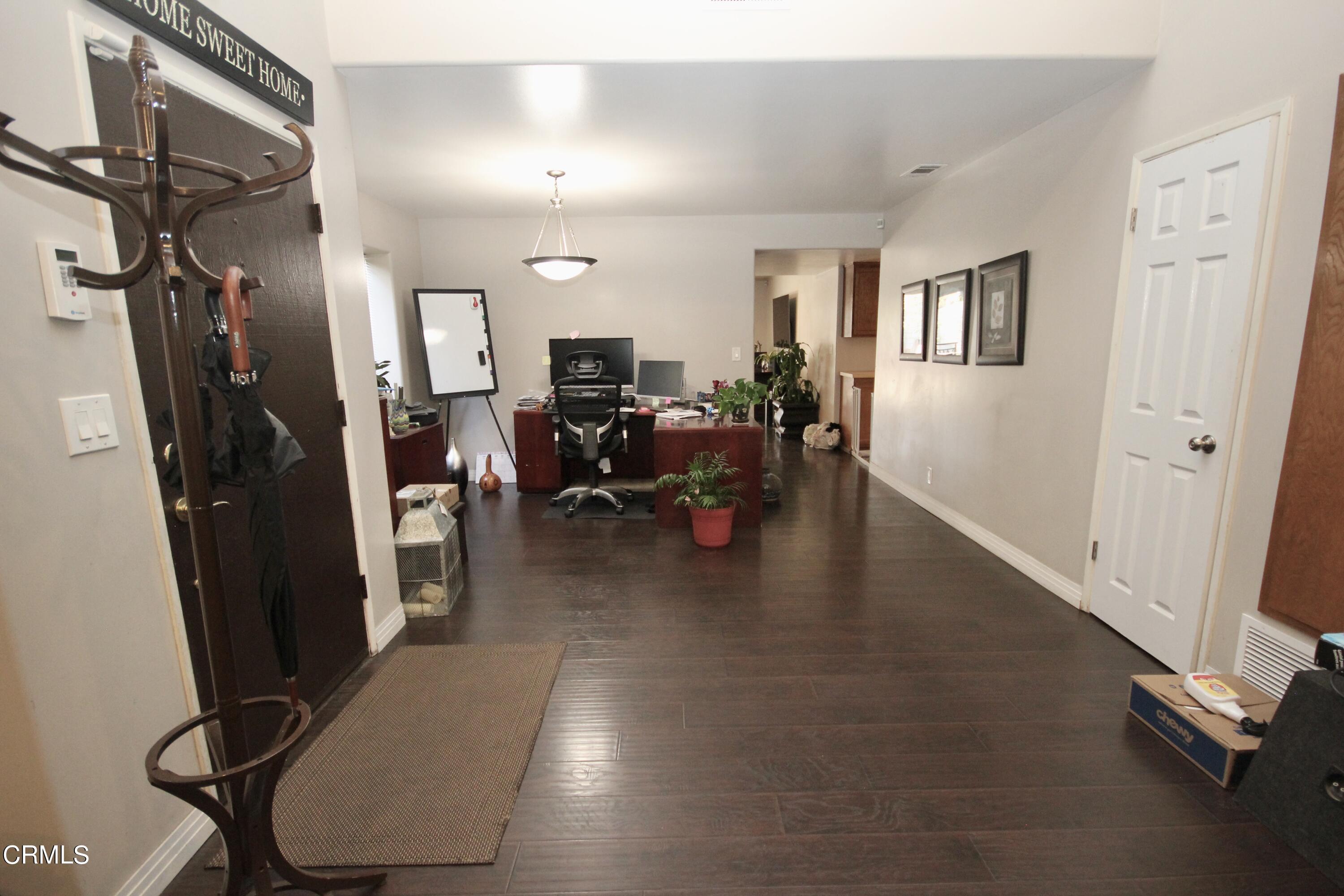 1966 Sutter Place Oxnard, CA 93033 - Photo 3 of 19 a living room with furniture