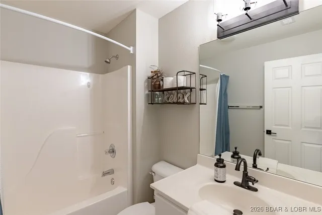 $389,000 | 305 Highland Shores Drive, Unit 3A, Lake Ozark, MO 65049