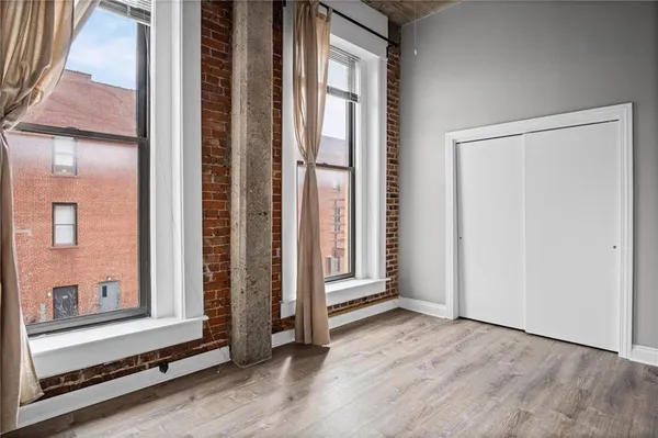 $349,000 | 113 West 5th Street, Unit 206, Kansas City, MO 64105