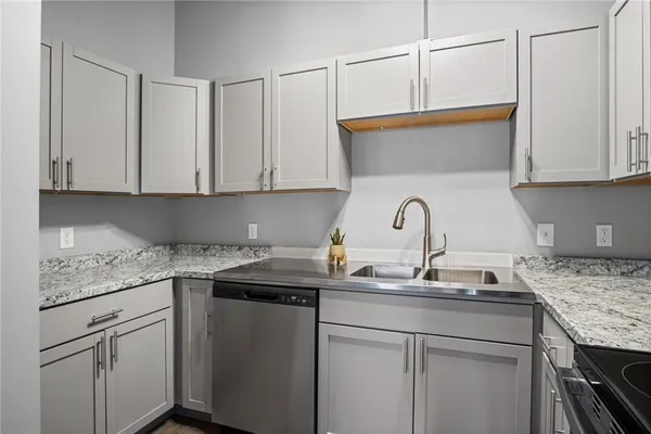 $349,000 | 113 West 5th Street, Unit 206, Kansas City, MO 64105