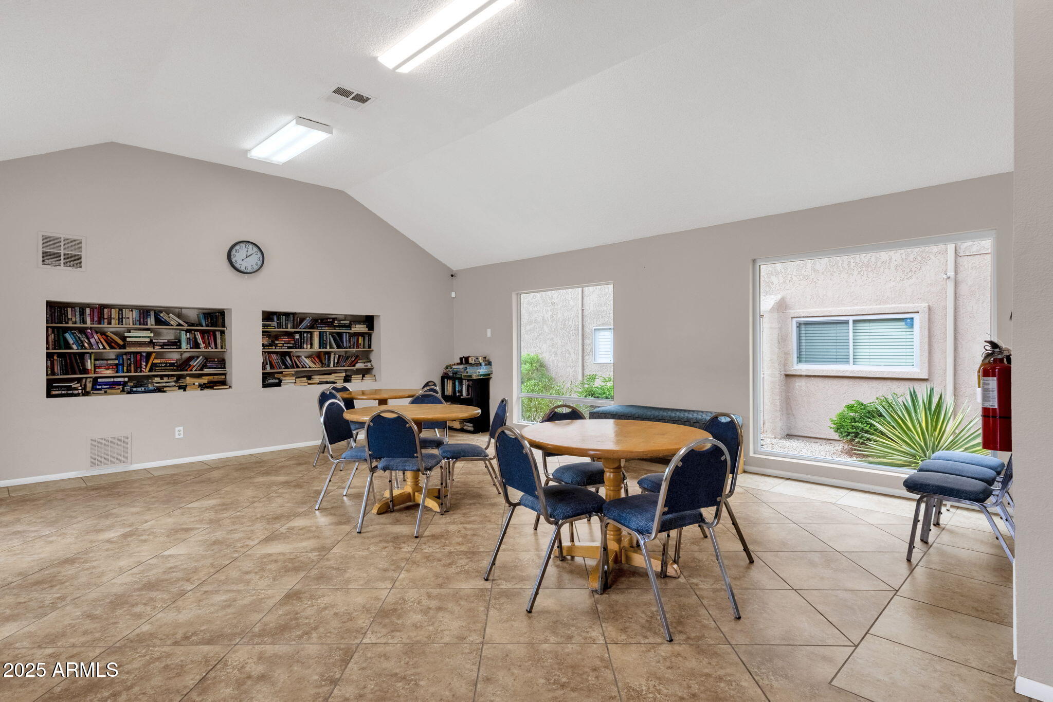 5525 East Thomas Road, Unit M9 Phoenix, AZ 85018 - Photo 22 of 31 Gallery Image 22