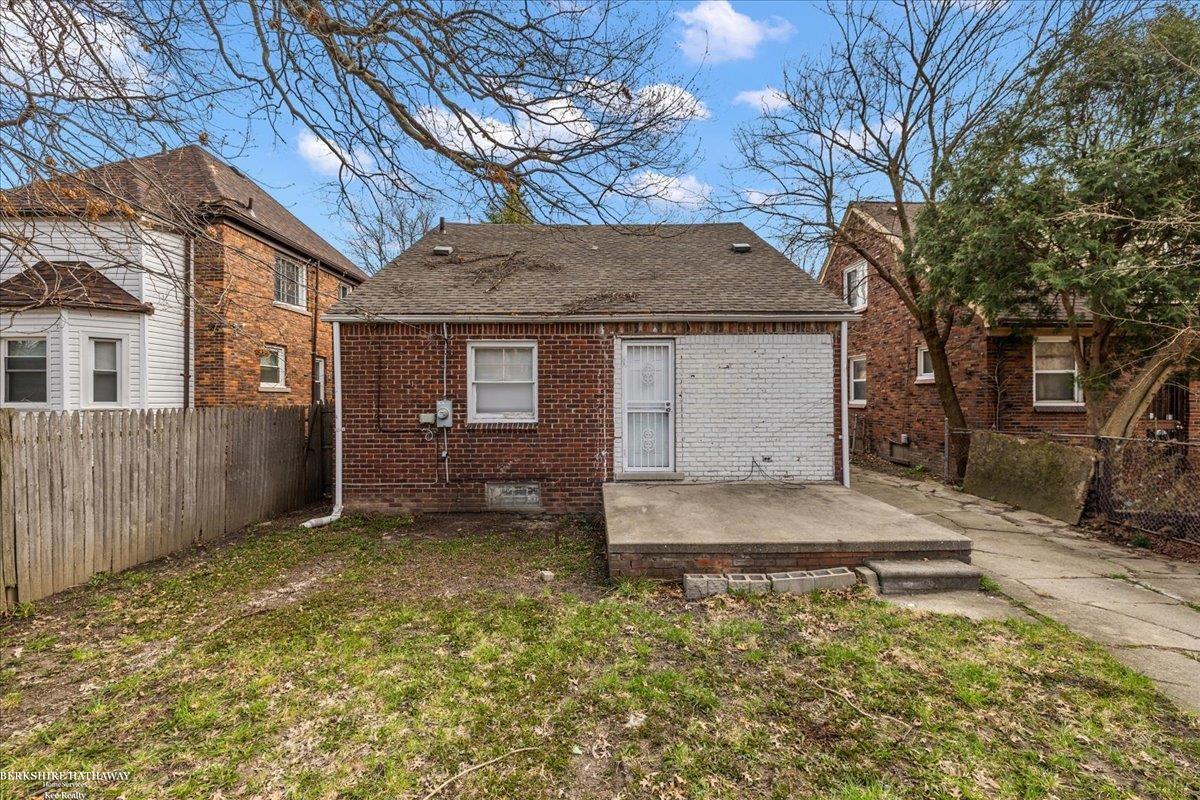 5301 Yorkshire Road Detroit, MI 48224 - Photo 20 of 22 50171564-282a3225-c6c4-467c-bf74-736b844d2d18.JPG