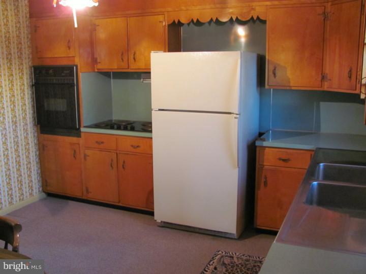 243 Mull Avenue Sinking Spring, PA 19608 - Photo 6 of 12 Kitchen