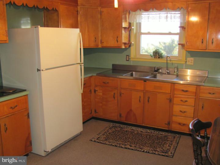 243 Mull Avenue Sinking Spring, PA 19608 - Photo 7 of 12 Kitchen