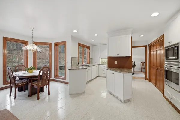 $725,000 | 41 Ashton Lane, South Hadley, MA 01075