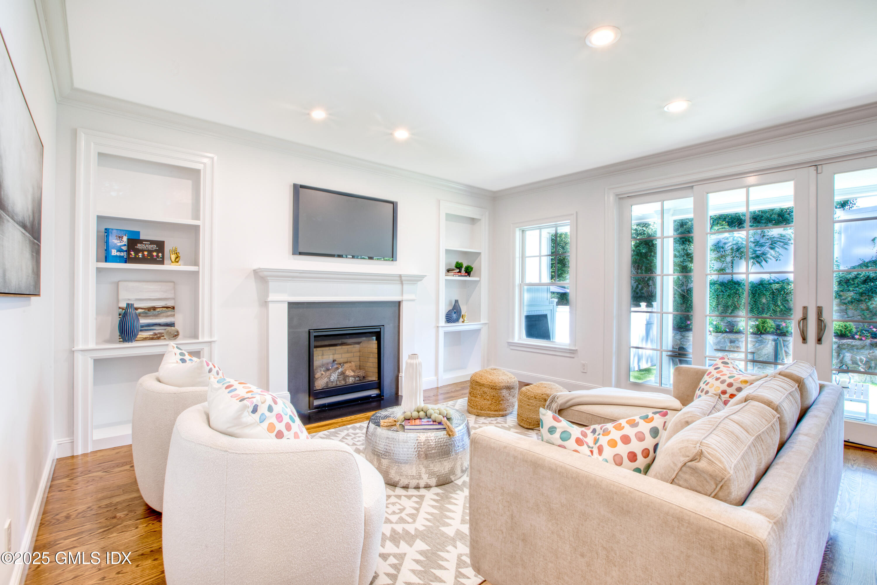 11 Orchard Place, Unit B Greenwich, CT 06830 - Photo 6 of 25 Den