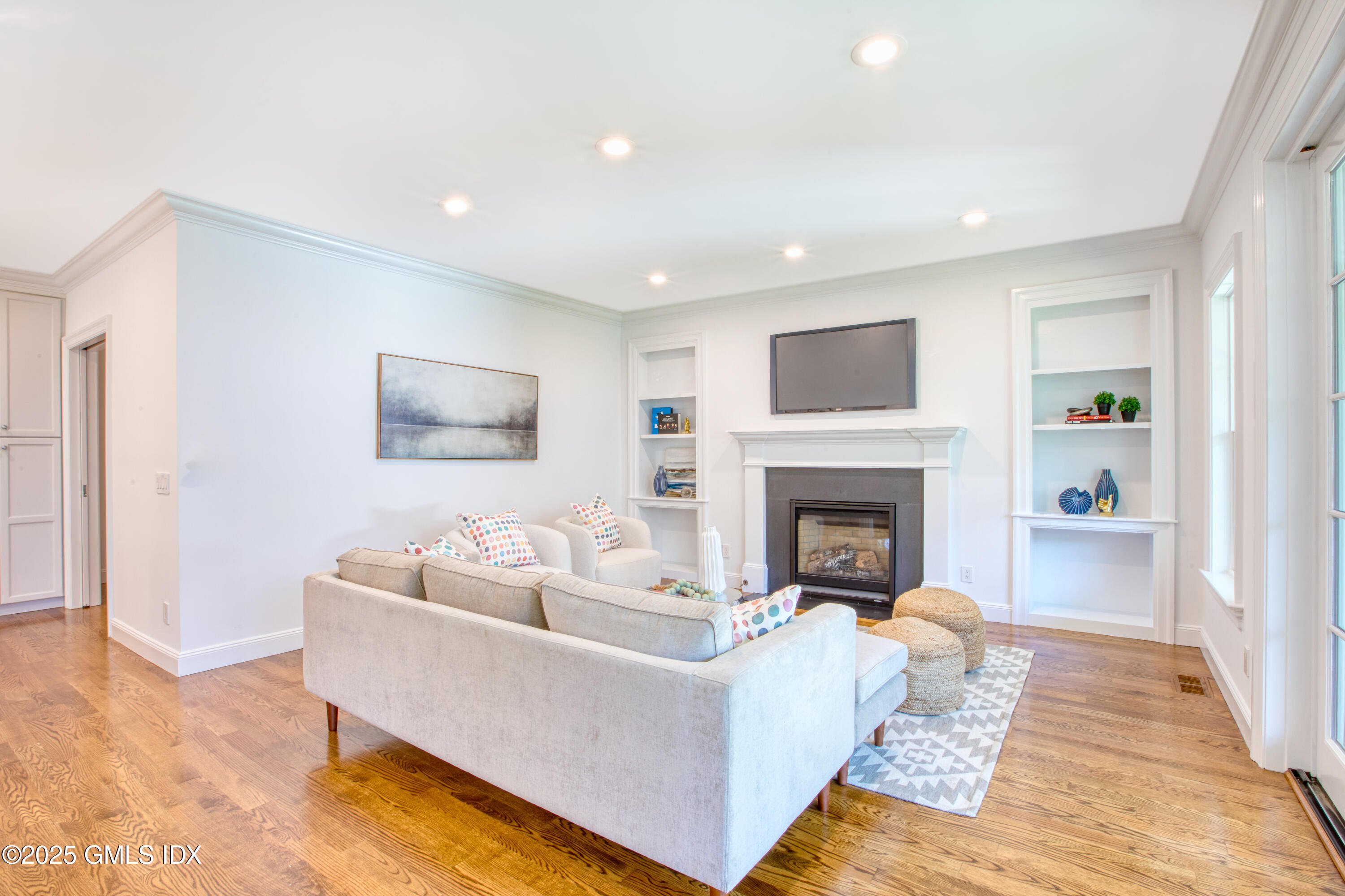 11 Orchard Place, Unit B Greenwich, CT 06830 - Photo 7 of 25 Den
