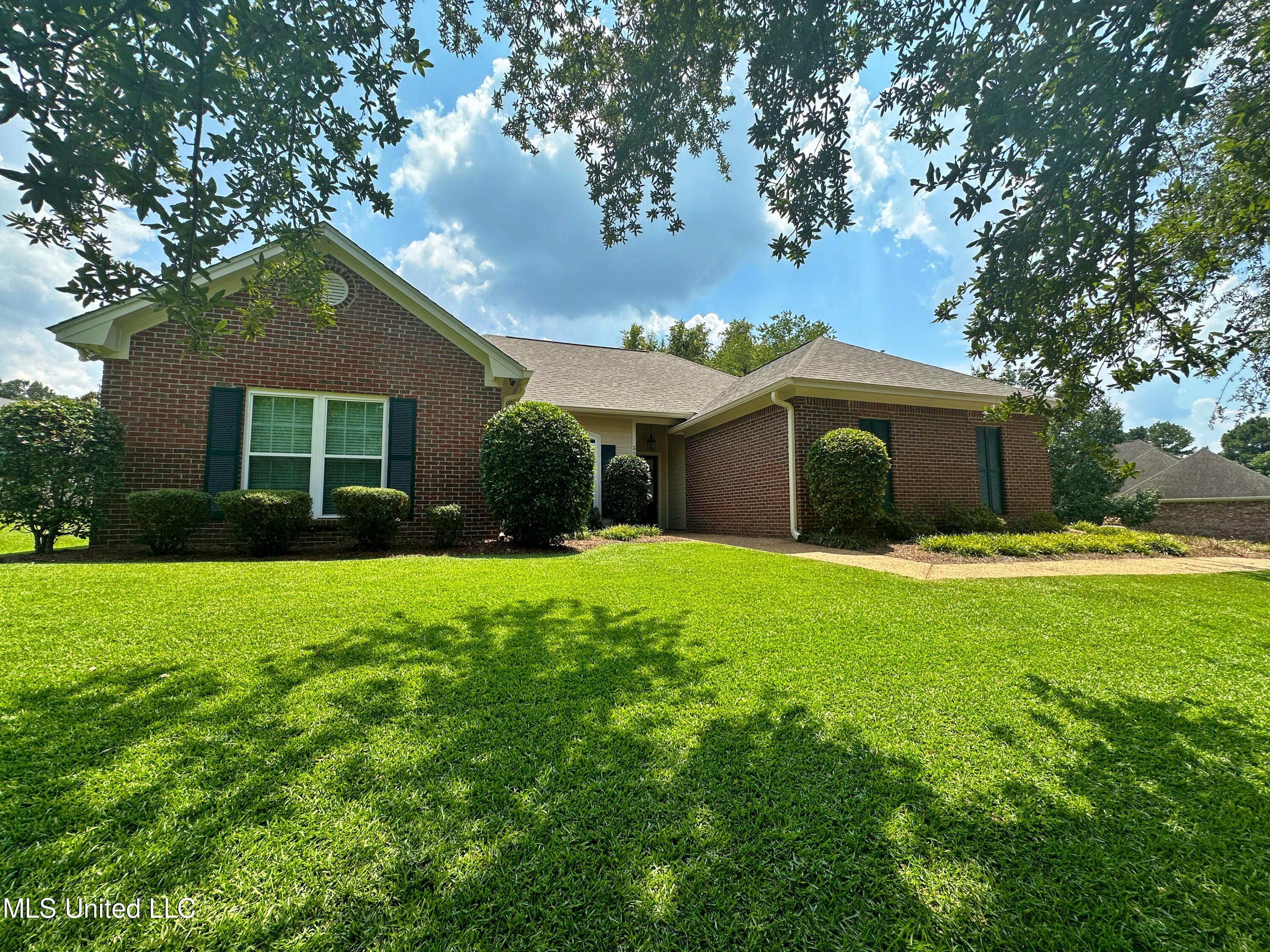 326 Hunters Ridge Drive Clinton, MS 39056 - Photo 3 of 30 IMG_1048