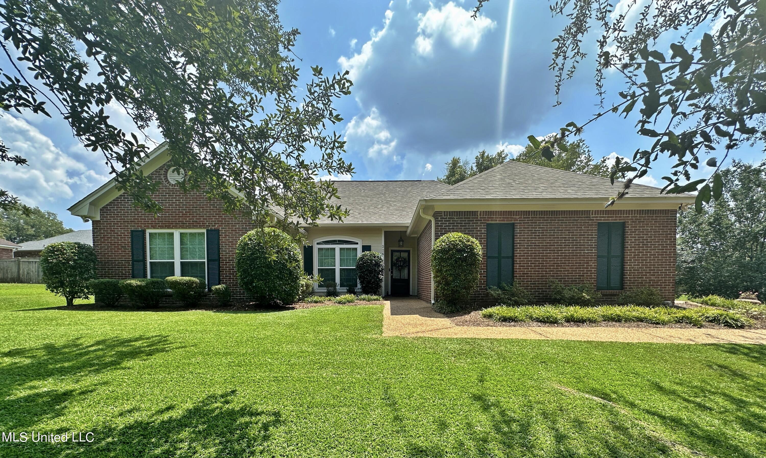 326 Hunters Ridge Drive Clinton, MS 39056 - Photo 5 of 30 IMG_1051