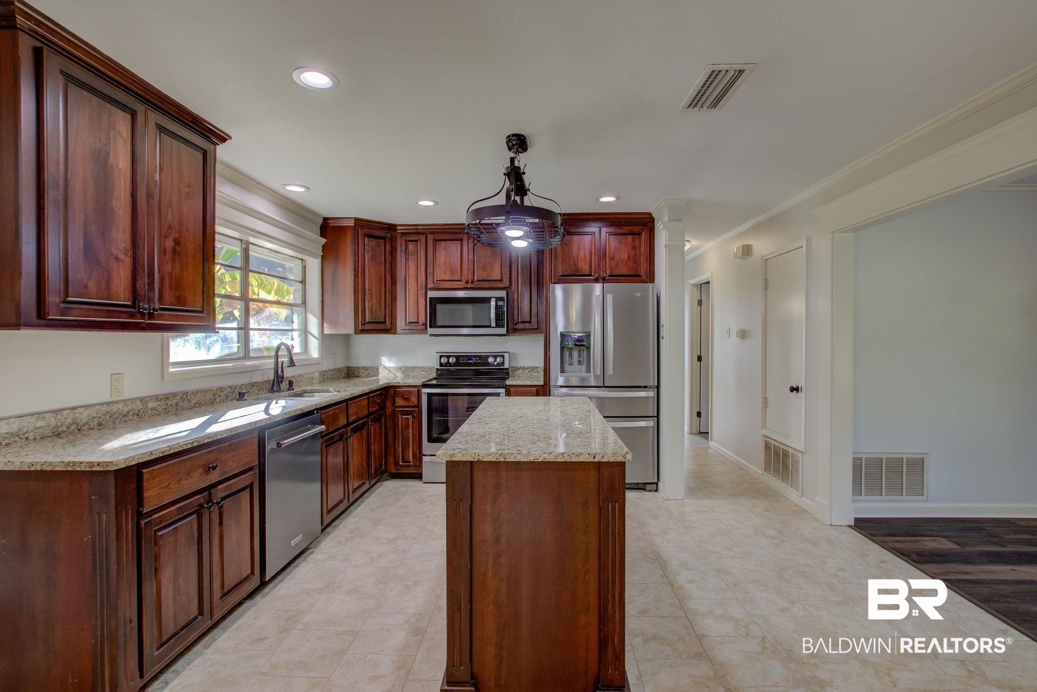 11110 Robin Road Fairhope, AL 36532 - Photo 3 of 31 Gallery Image 3