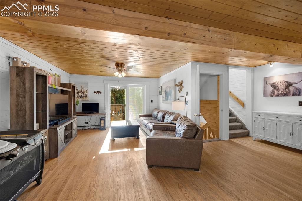 1276 Pinewood Road Florissant, CO 80816 - Photo 4 of 31