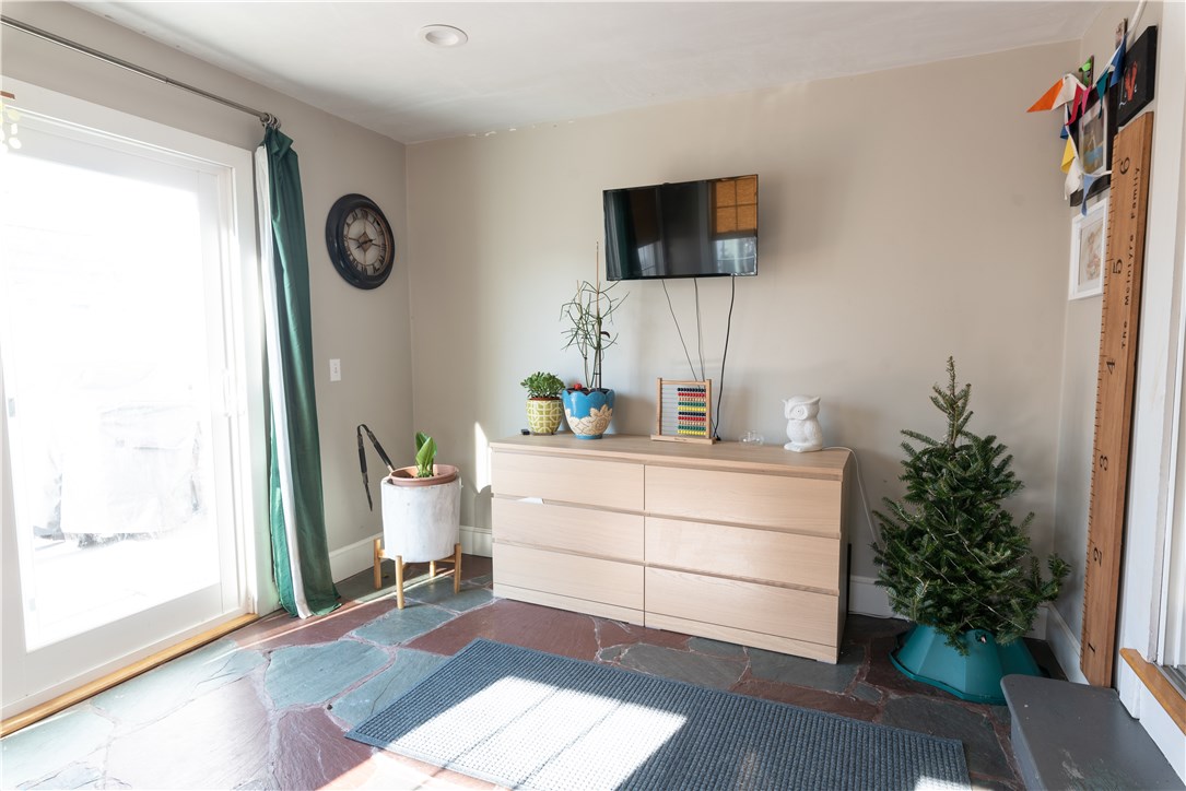 287 Woodhaven Road Pawtucket, RI 02861 - Photo 17 of 22 Gallery Image 17