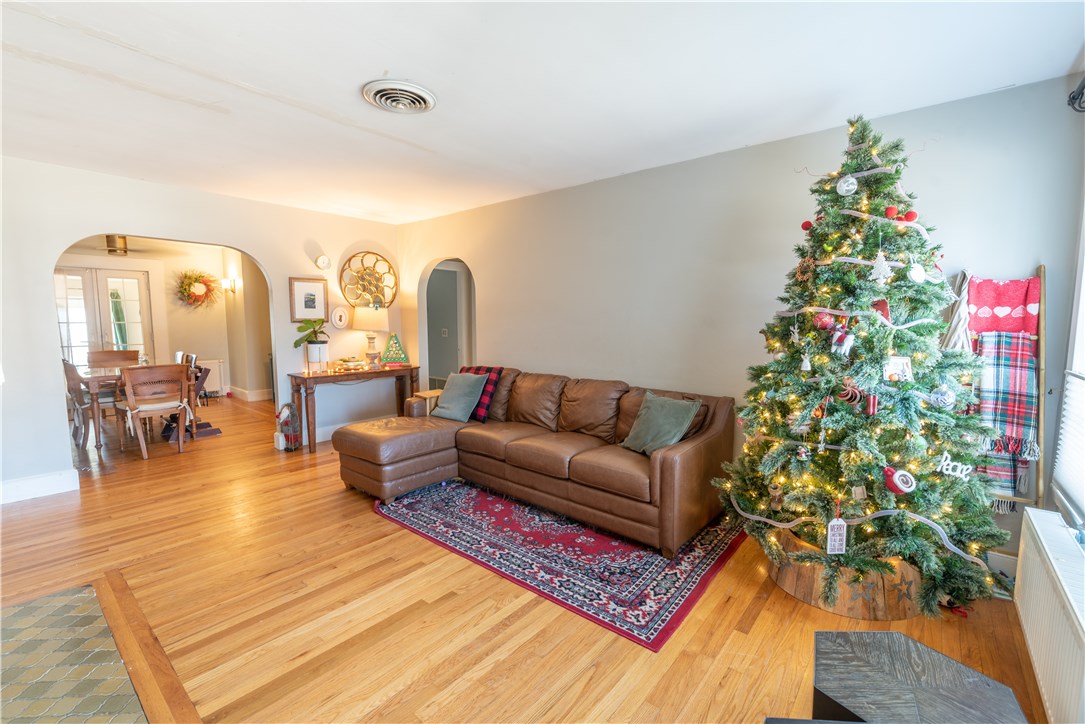 287 Woodhaven Road Pawtucket, RI 02861 - Photo 3 of 22 Gallery Image 3