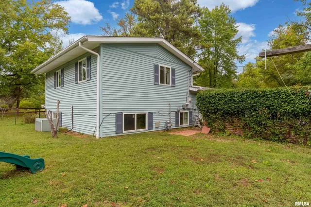 $190,000 | 1301 West Court Street, Carbondale, IL 62901