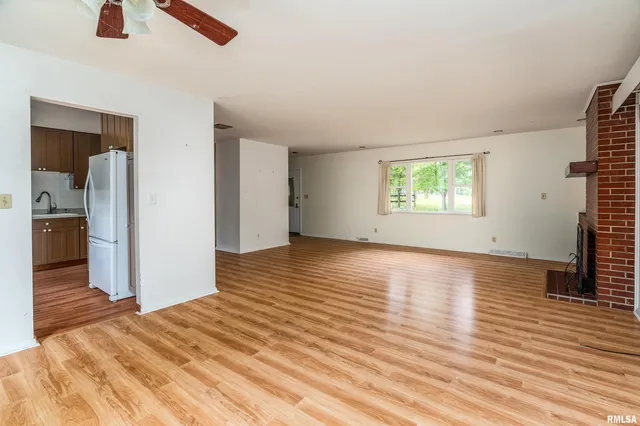 $190,000 | 1301 West Court Street, Carbondale, IL 62901