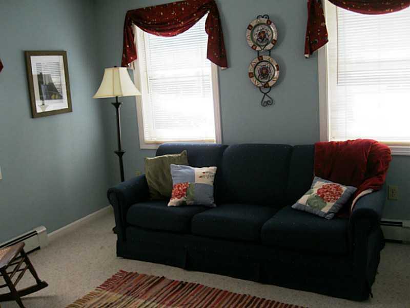 61 Stuart Street Portland, ME 04103 - Photo 10 of 33 Bedroom. 4th bedroom or den on the...